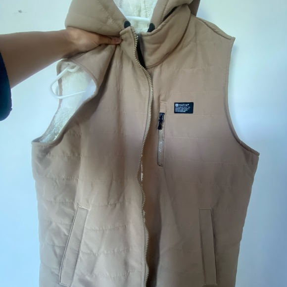 Matix Hooded Vest Sherpa Lined Quilted Size L New without Tags